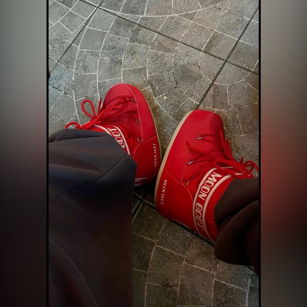 Moon Boot Icon Low Red Boots